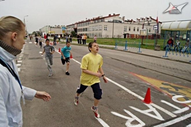 XVI Międzynarodowy Półmaraton Kurpiowski w Ostrołęce - PRZEDBIEGI (09.05.2010) - zdjęcie #5 - eOstroleka.pl